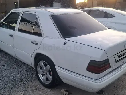 Mercedes-Benz E 280 1993 года за 900 000 тг. в Шымкент – фото 4