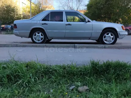 Mercedes-Benz E 260 1992 года за 1 000 000 тг. в Петропавловск – фото 4