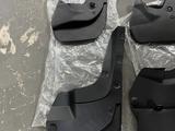 Брызговики комплект Тойота за 15 000 тг. в Алматы – фото 5