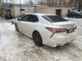 Toyota Camry 2018 года за 8 000 000 тг. в Уральск – фото 2