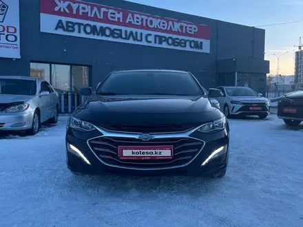 Chevrolet Malibu 2020 года за 9 990 000 тг. в Усть-Каменогорск – фото 2