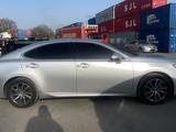 Lexus ES 300h 2016 года за 10 400 000 тг. в Алматы – фото 3