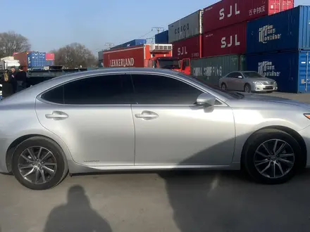 Lexus ES 300h 2016 года за 10 500 000 тг. в Алматы – фото 3