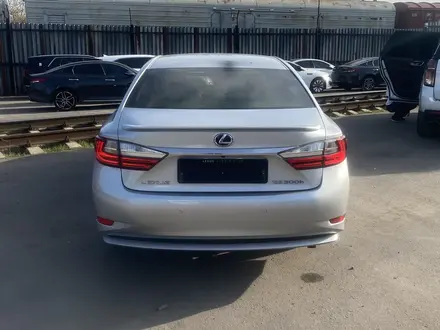 Lexus ES 300h 2016 года за 10 500 000 тг. в Алматы – фото 4