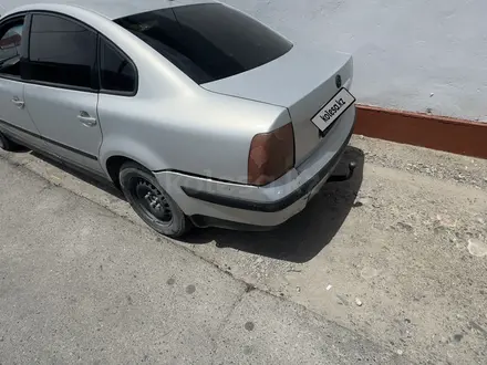 Volkswagen Passat 1997 года за 1 200 000 тг. в Тараз – фото 4