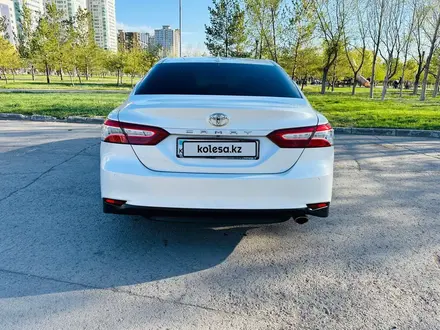 Toyota Camry 2019 года за 14 300 000 тг. в Астана – фото 12
