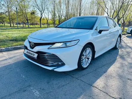 Toyota Camry 2019 года за 14 300 000 тг. в Астана – фото 3