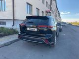 Toyota Highlander 2023 года за 25 500 000 тг. в Караганда – фото 5