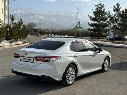Toyota Camry 2019 года за 14 600 000 тг. в Алматы – фото 7