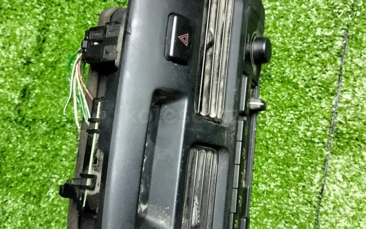 Выключатель печки на toyota vista sv40, Тойота Виста св40 за 15 000 тг. в Алматы