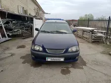 Toyota Avensis, 1998