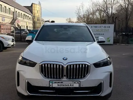BMW X5 2023 года за 42 000 000 тг. в Караганда – фото 2