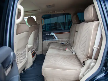 Toyota Land Cruiser Luxe 2013 года за 22 490 000 тг. в Алматы – фото 11
