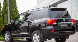 Toyota Land Cruiser Luxe 2013 года за 22 490 000 тг. в Алматы – фото 4