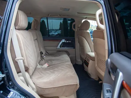 Toyota Land Cruiser Luxe 2013 года за 22 490 000 тг. в Алматы – фото 16