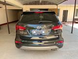 Hyundai Santa Fe 2017 годаүшін7 000 000 тг. в Актау – фото 3
