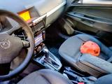 Opel Astra 2013 года за 3 900 000 тг. в Атырау – фото 4