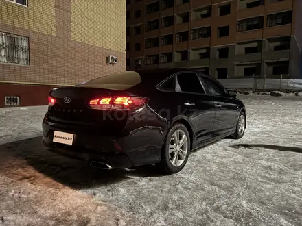 Hyundai Sonata 2019 года за 5 800 000 тг. в Актобе – фото 4