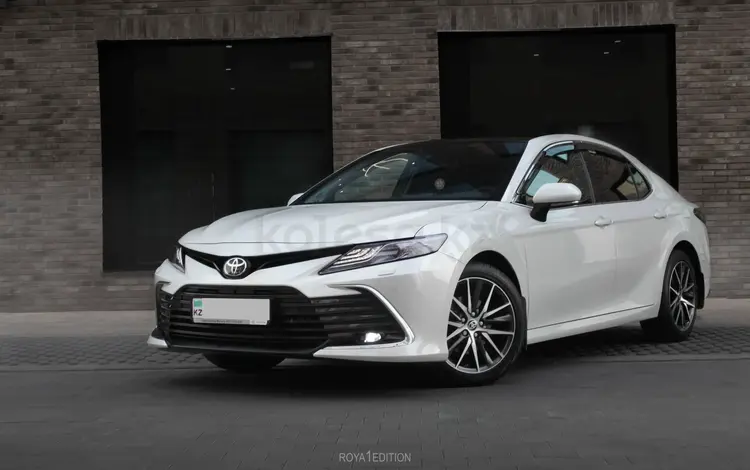 Toyota Camry 2021 года за 18 000 000 тг. в Алматы