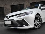 Toyota Camry 2021 года за 19 000 000 тг. в Алматы – фото 3