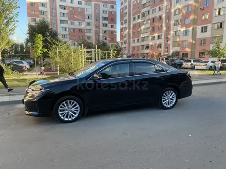 Toyota Camry 2015 года за 10 600 000 тг. в Алматы – фото 2