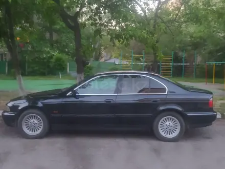 BMW 523 2000 года за 3 700 000 тг. в Талдыкорган