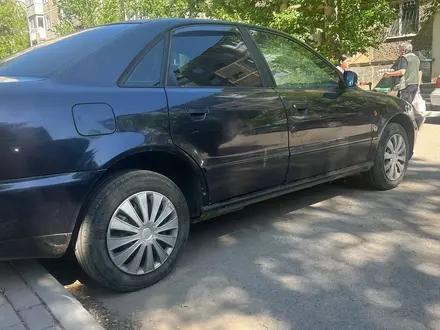 Audi A4 1996 года за 1 400 000 тг. в Караганда – фото 5