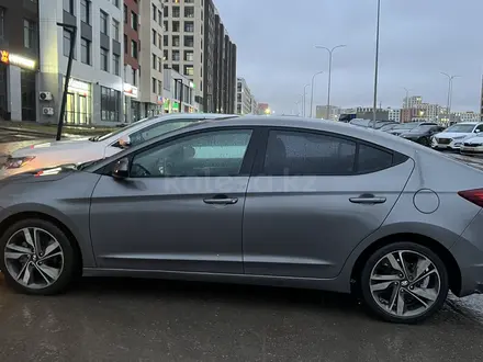 Hyundai Elantra 2019 года за 4 999 999 тг. в Астана – фото 3