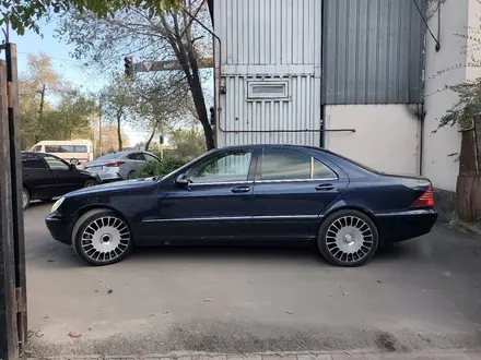 Mercedes-Benz S 320 1998 года за 3 100 000 тг. в Алматы – фото 34