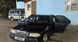 Mercedes-Benz C 180 1997 года за 1 290 000 тг. в Алматы – фото 2