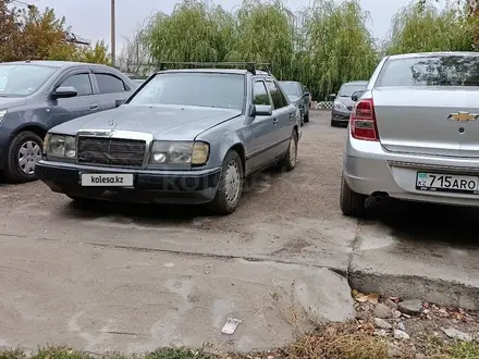 Mercedes-Benz E 260 1990 года за 800 000 тг. в Астана – фото 7