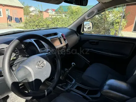 Toyota Hilux 2014 года за 8 000 000 тг. в Атырау – фото 4