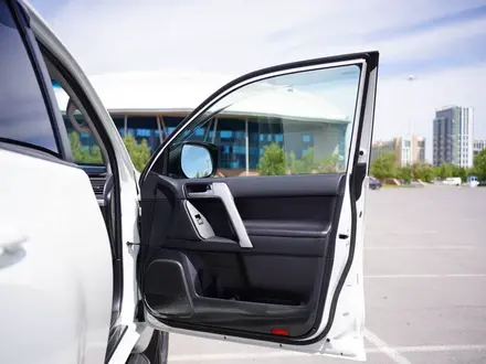 Toyota Land Cruiser Prado 2021 года за 36 000 000 тг. в Астана – фото 26