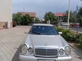 Mercedes-Benz E 320 1996 года за 2 750 000 тг. в Алматы