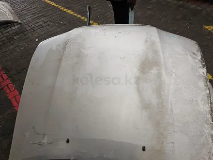 Капот для Toyota Sprinter Carib за 35 000 тг. в Алматы