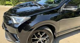 Toyota RAV4 2019 года за 13 100 000 тг. в Актобе – фото 4