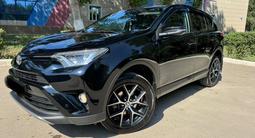 Toyota RAV4 2019 года за 13 100 000 тг. в Актобе