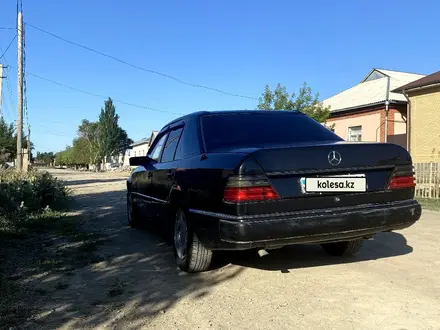 Mercedes-Benz E 200 1991 года за 1 200 000 тг. в Жезказган – фото 2