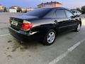 Toyota Camry 2005 года за 6 000 000 тг. в Актобе – фото 23