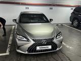 Lexus ES 250 2022 года за 20 500 000 тг. в Алматы