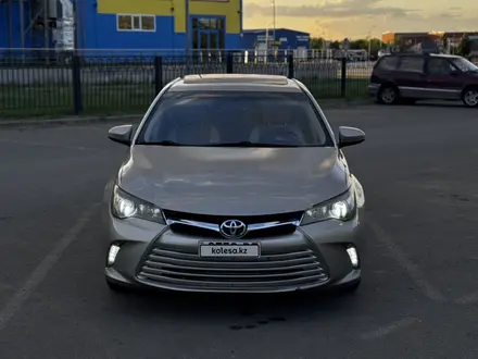Toyota Camry 2016 года за 5 300 000 тг. в Уральск – фото 2
