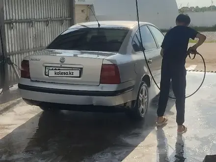 Volkswagen Passat 1999 года за 700 000 тг. в Шымкент