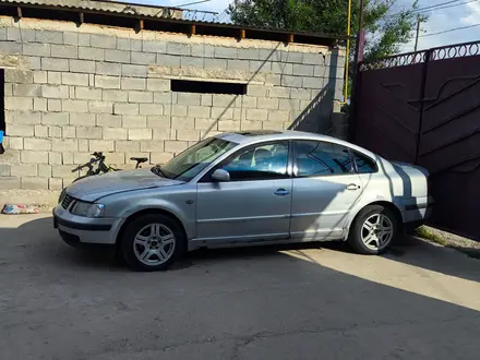 Volkswagen Passat 1999 года за 700 000 тг. в Шымкент – фото 4