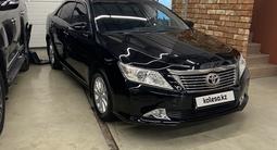 Toyota Camry 2013 года за 7 800 000 тг. в Алматы – фото 2