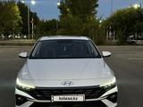 Hyundai Elantra 2023 года за 7 700 000 тг. в Караганда – фото 2