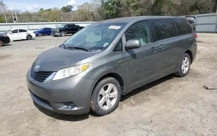 Toyota Sienna 2011 года за 7 500 000 тг. в Атырау