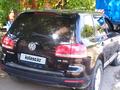 Volkswagen Touareg 2006 года за 5 100 000 тг. в Алматы – фото 2