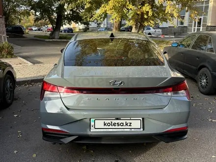 Hyundai Elantra 2021 года за 9 100 000 тг. в Астана – фото 3