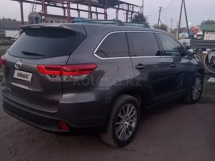 Toyota Highlander 2018 года за 11 300 000 тг. в Уральск – фото 3