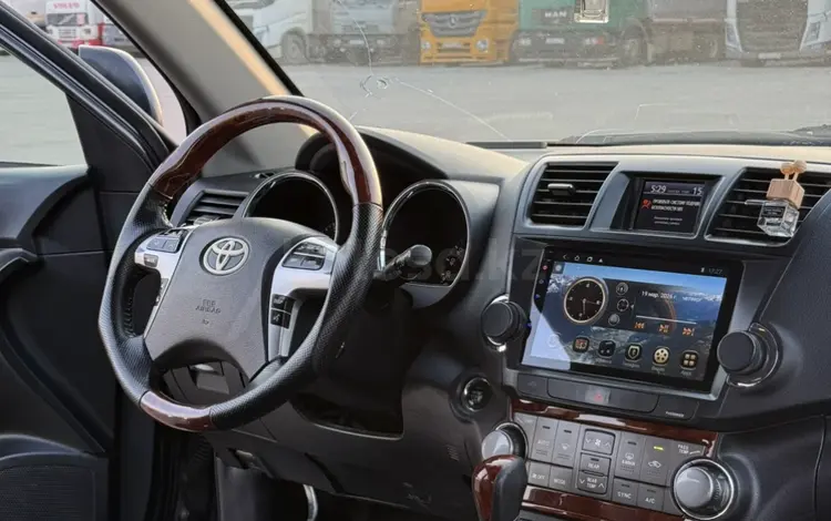 Toyota Highlander 2011 года за 11 200 000 тг. в Алматы